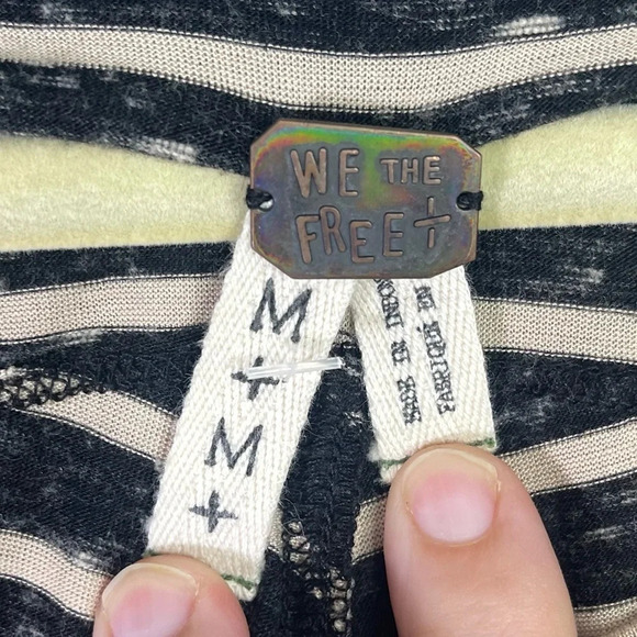 We The Free long sleeve slouchy top Black Tan Medium Oversized - Picture 3 of 6